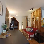 Lx Townhouse Ideal For Big Groups Prime Location Trendy Street Tatil Evi