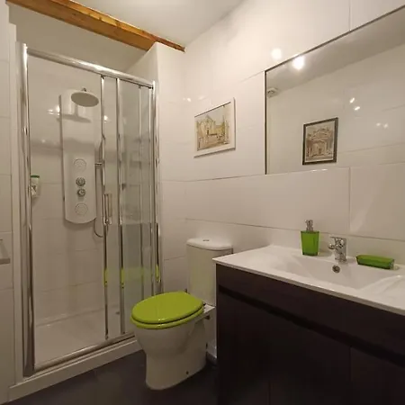 Lx Townhouse Ideal For Big Groups Prime Location Trendy Street Hébergement de vacances